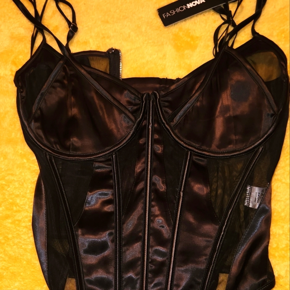 Fashion Nova corset with mesh side boob